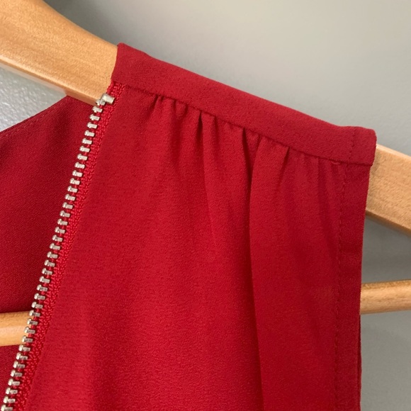 NWT Soft Chiffon Zip Front Sleeveless Tank Top Shirt - Size Medium Petite - Picture 2 of 5